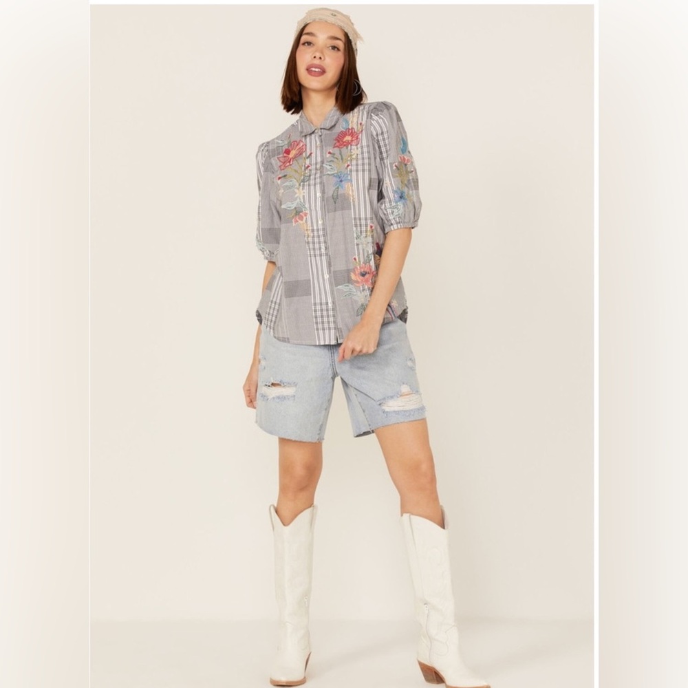 Johnny Was Workshop Jordan Lisbon Floral Embroidered Button Down Shirt Grey med